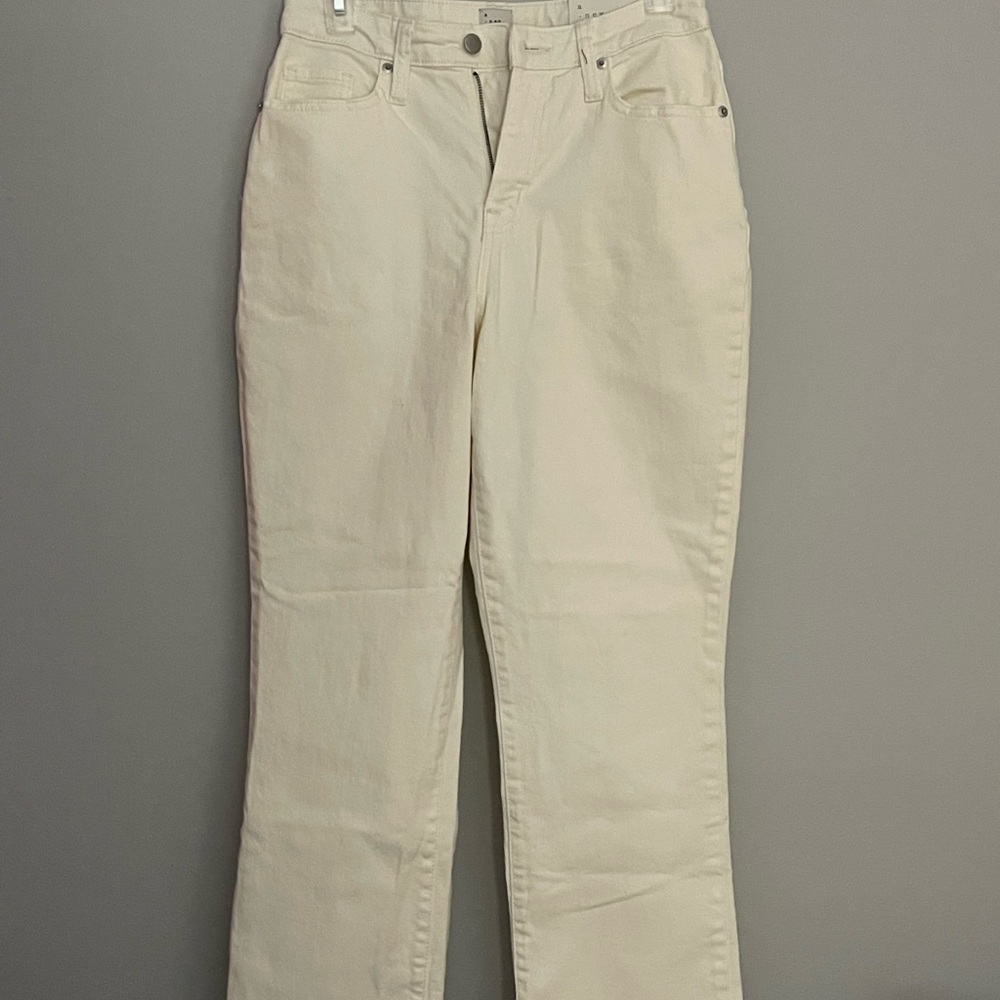 Bootcut high rise jeans. straight hip and thigh